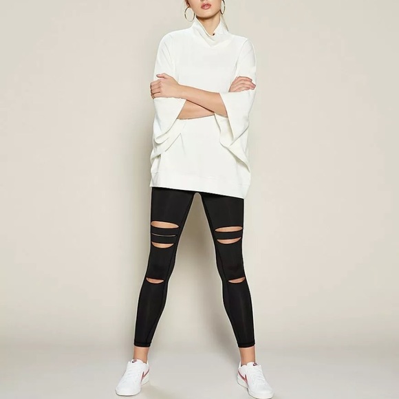 Cut the Frills Pants - Rip Slit Leggings